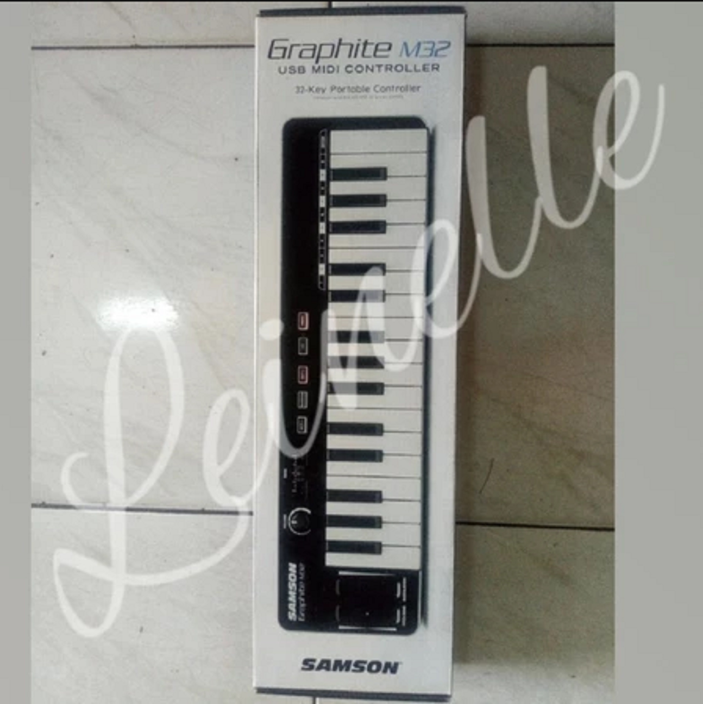 Samson Graphite M32 USB Midi Controller
